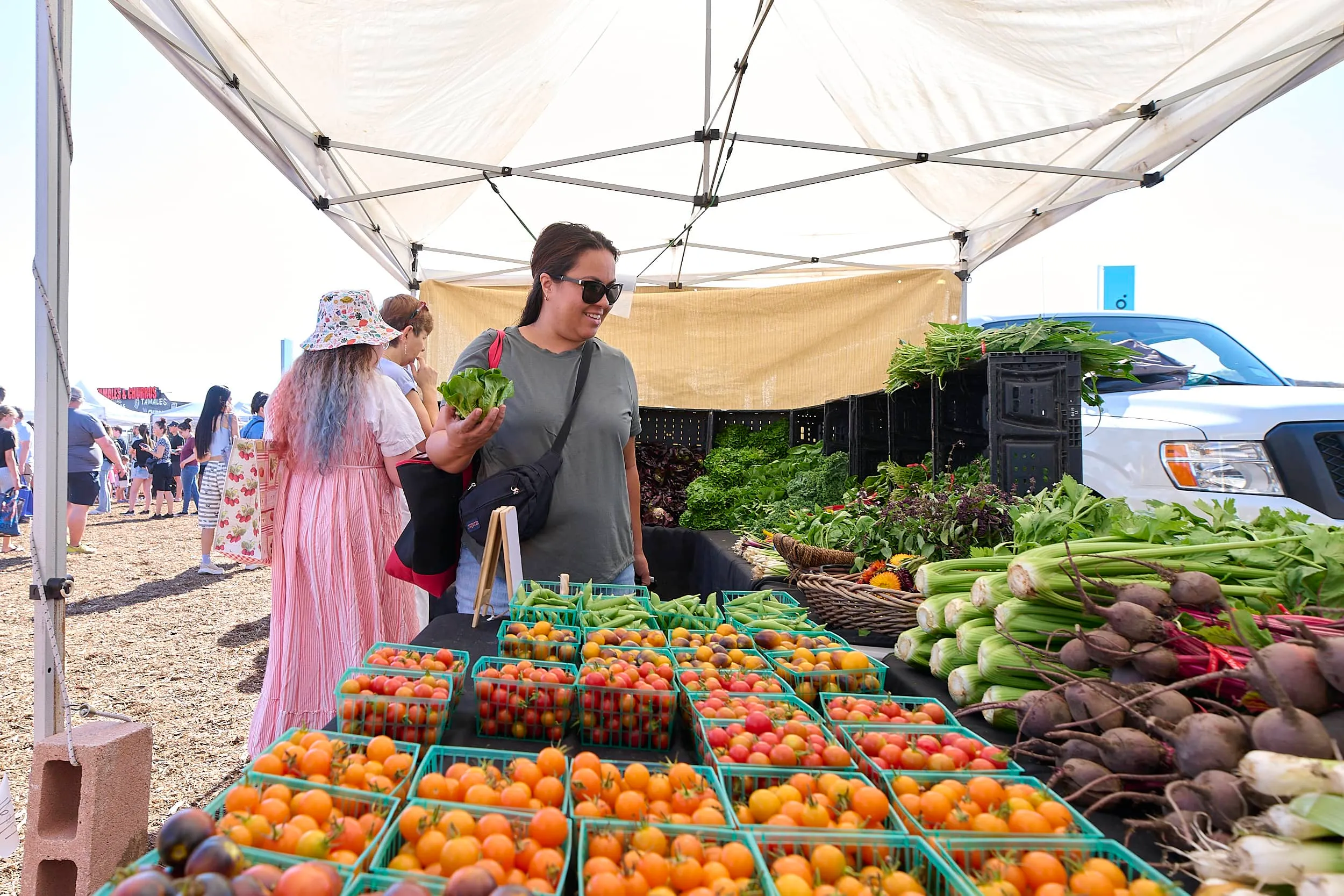 The Valencia Farmers Market: Fresh fun, every Sunday