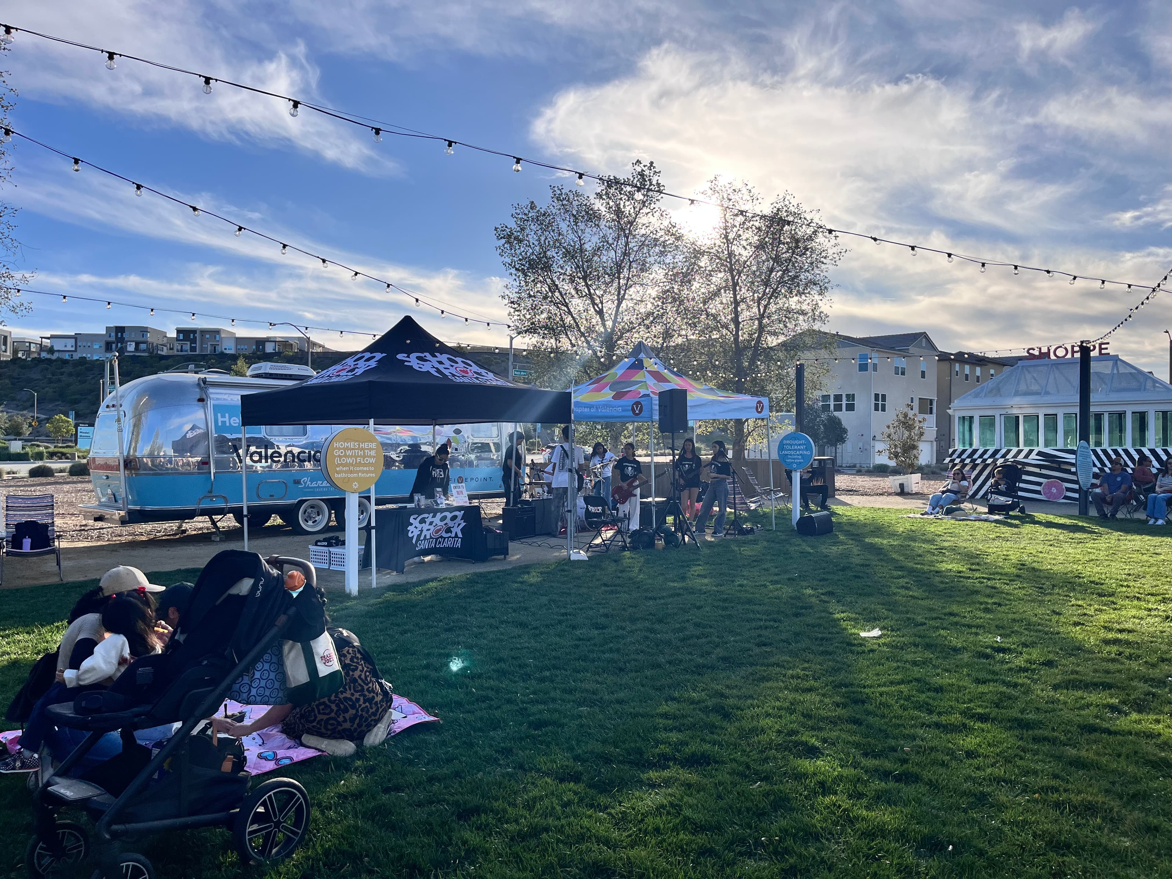 What The Truck Rolls Into Valencia: A Rockin’ First Night at The Porch